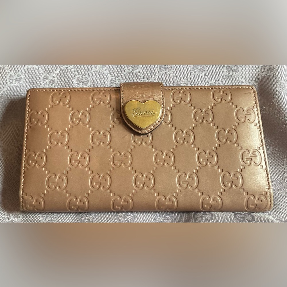 Gucci Heart Accent Iridescent Wallet